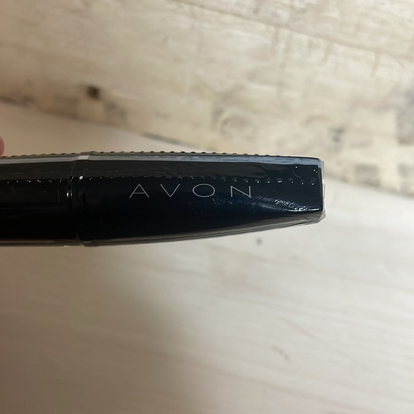 Avon Black Extend Mascara - Picture 2 of 6